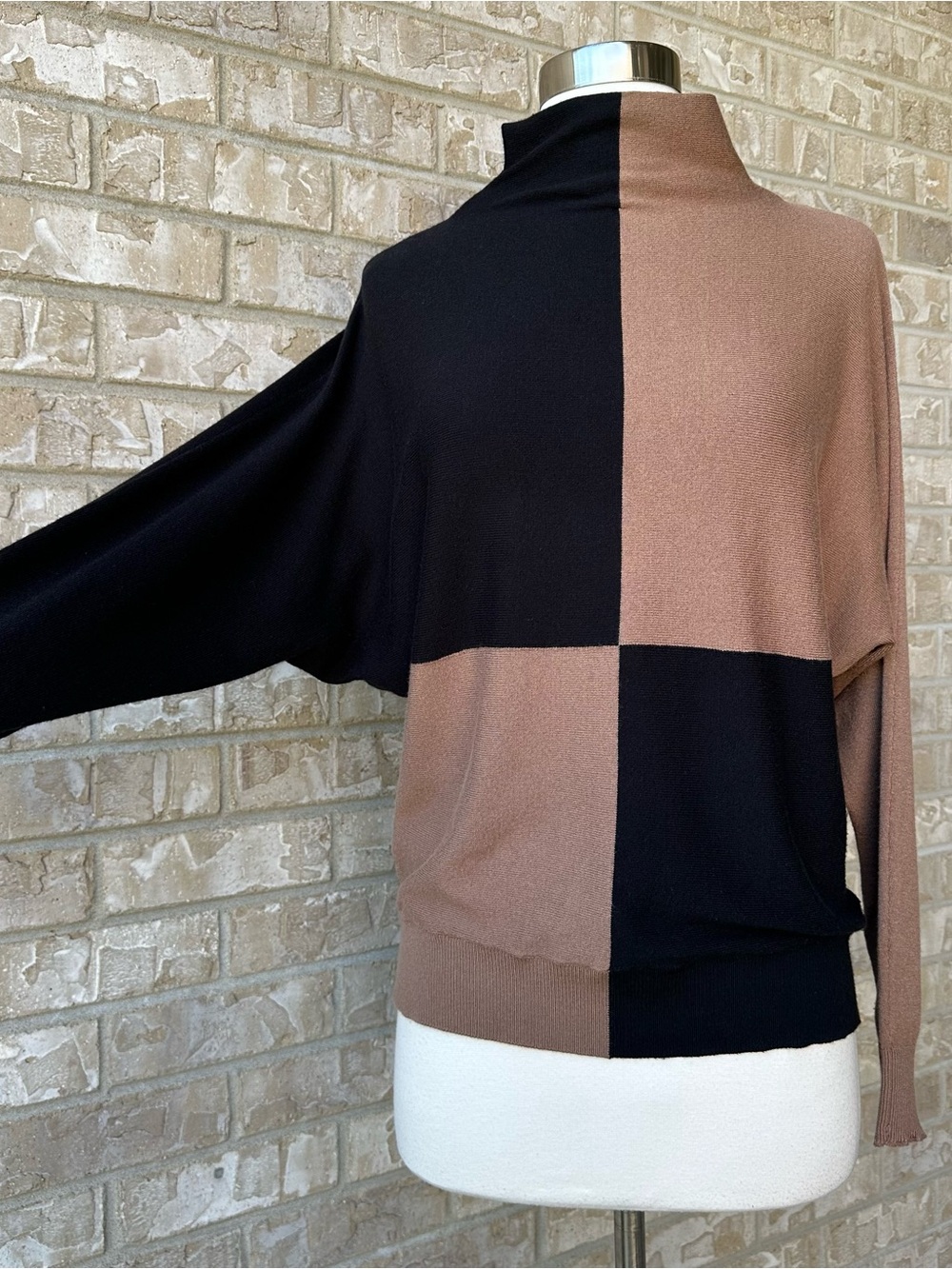 Colorblock Mock Neck Women’s Sweater - Black & Brown